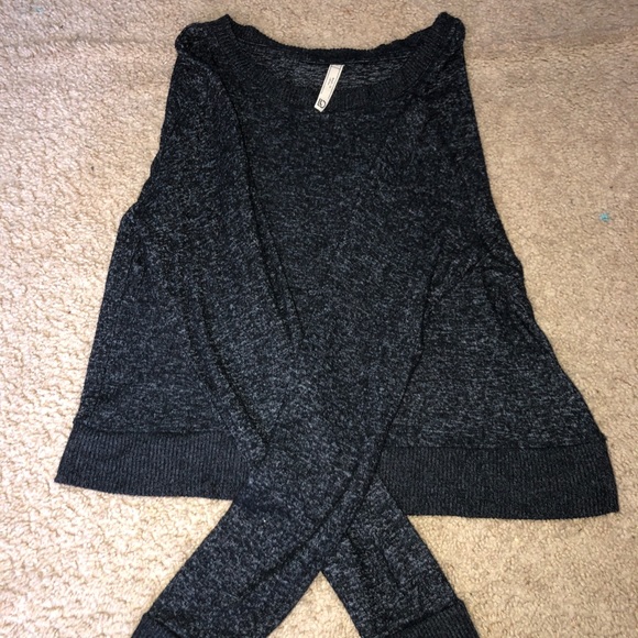 comfortable cropped top women’s size small - Picture 1 of 4